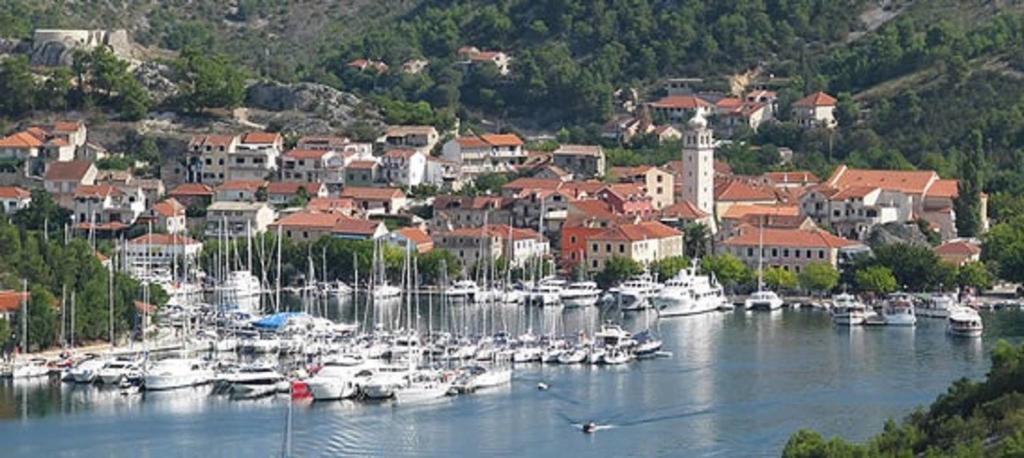 Apartments Pulic Skradin Bagian luar foto