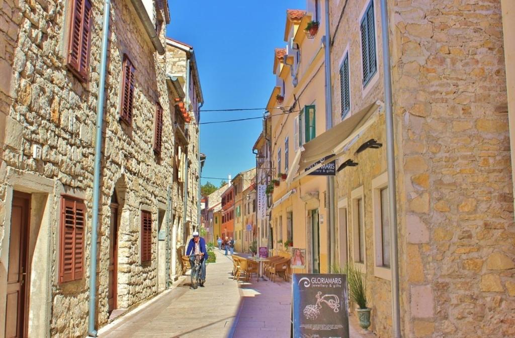 Apartments Pulic Skradin Bagian luar foto
